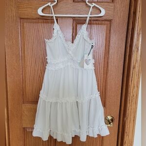 IRIS Elegant White Ruffled Women's Dress
